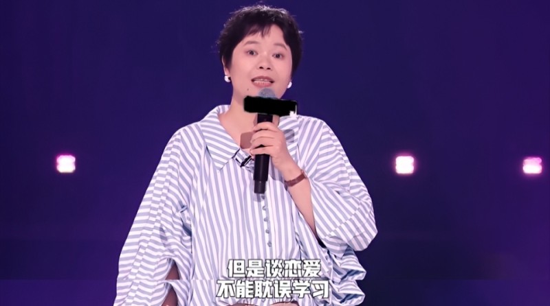 《脱友2》第八期王小利脱口秀吐槽黄蓉恋爱脑，解读漏洞引争议