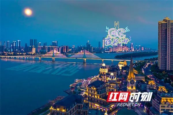 别叫我网红，我是硬核发光体