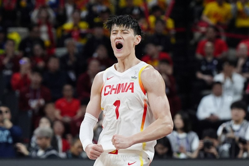 曾凡博签约篮网：踏上Exhibit 10合同征程，逐梦NBA新起点！