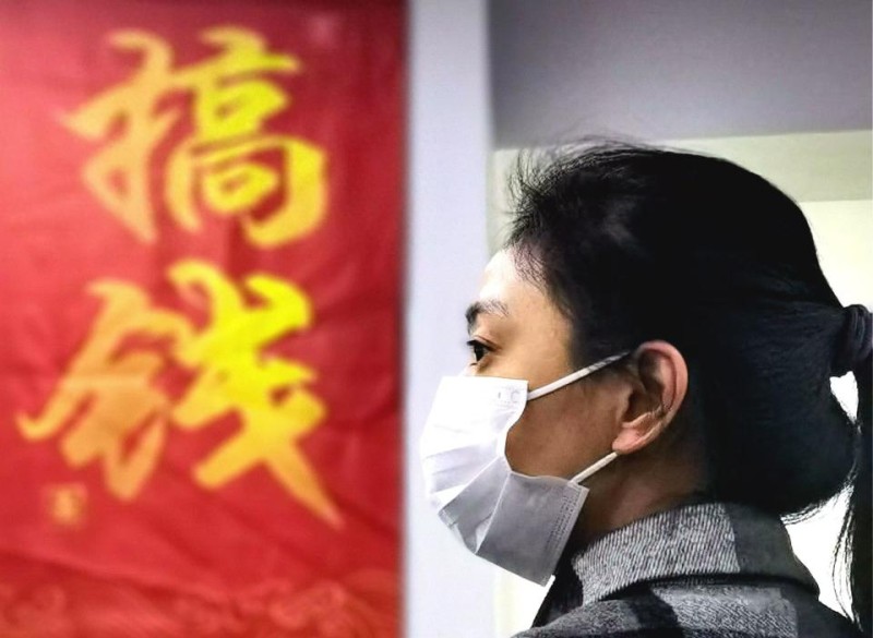 女主播好心为“朋友”当贷款“紧急催款人”，疑陷“AB贷”骗局背贷80万元